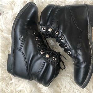 Justin vintage black lace up boots size 6